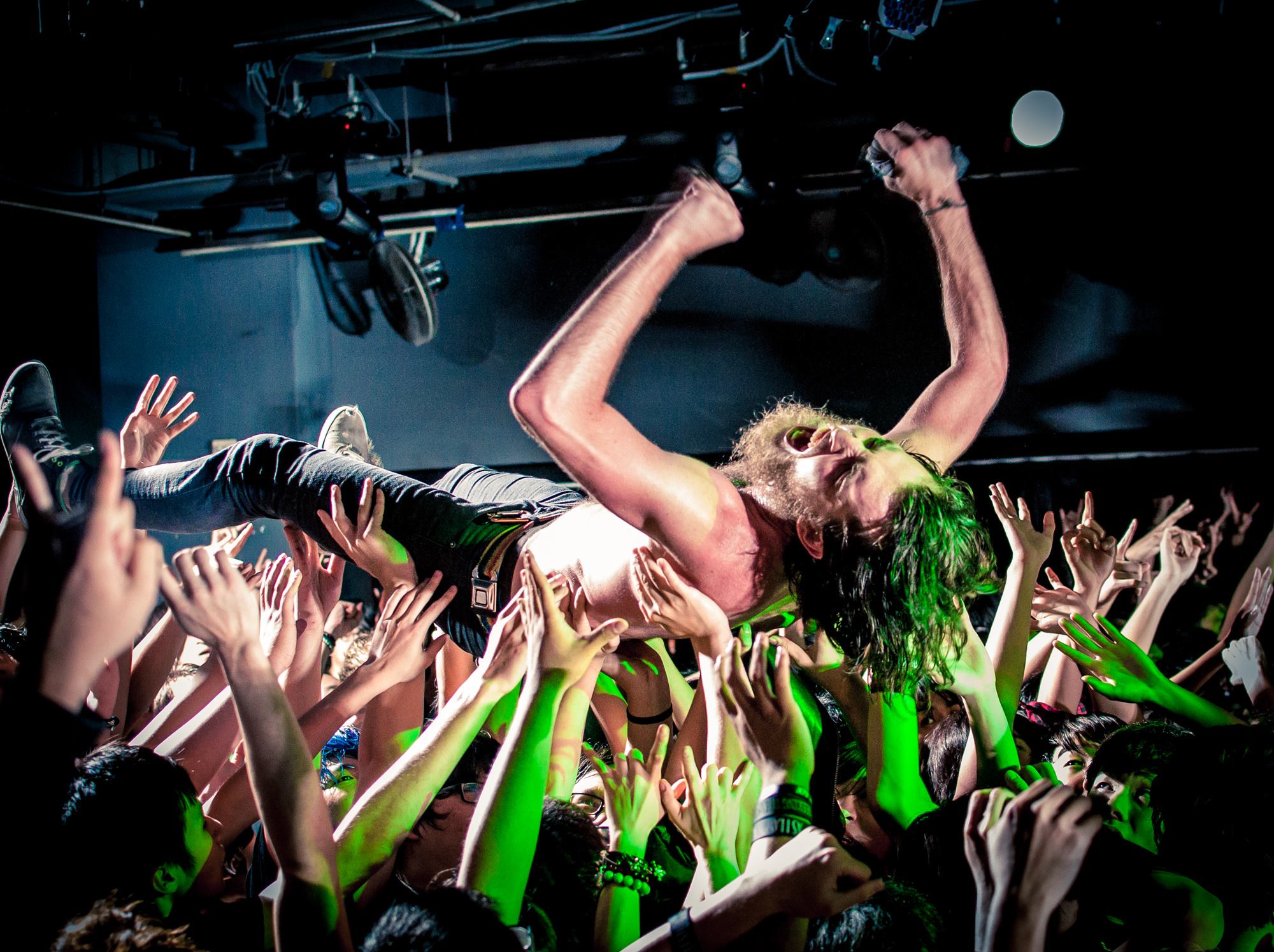 as-i-lay-dying-live-crowdsurf-taiwan-metal.jpg